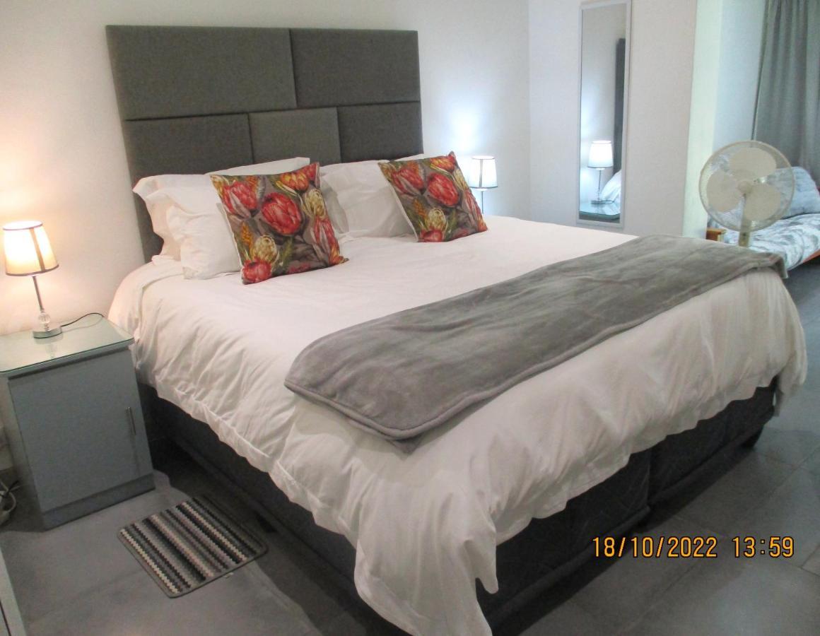 Lekker Rus Apartment บลูมฟอนเทน ภายนอก รูปภาพ