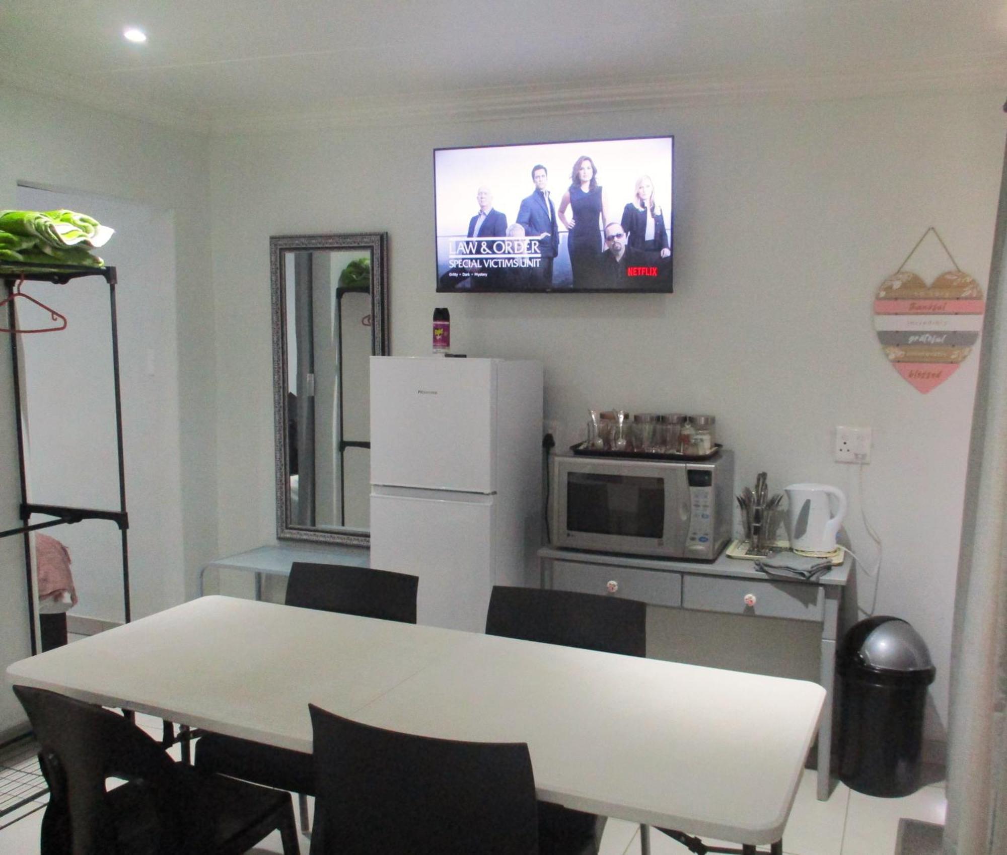 Lekker Rus Apartment บลูมฟอนเทน ภายนอก รูปภาพ